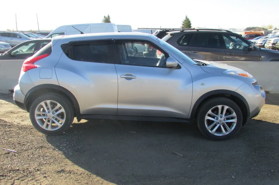 Nissan Juke 2012 photo 4