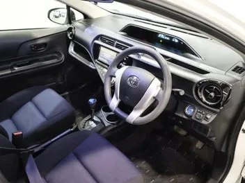 Toyota Aqua 2015 photo 4