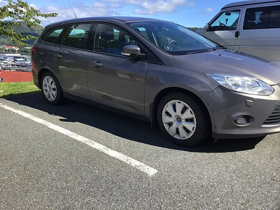 Ford Focus 2011 photo 3
