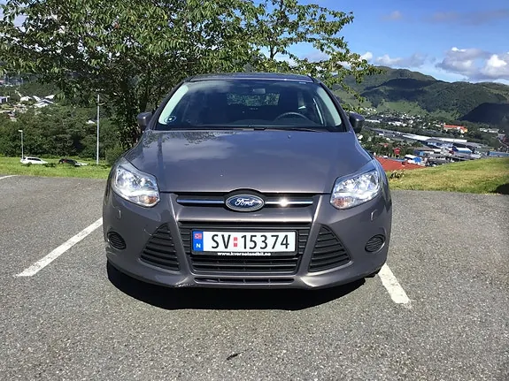Ford Focus 2011 photo 2