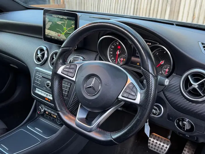 Mercedes-Benz A-Class 2018 photo 3