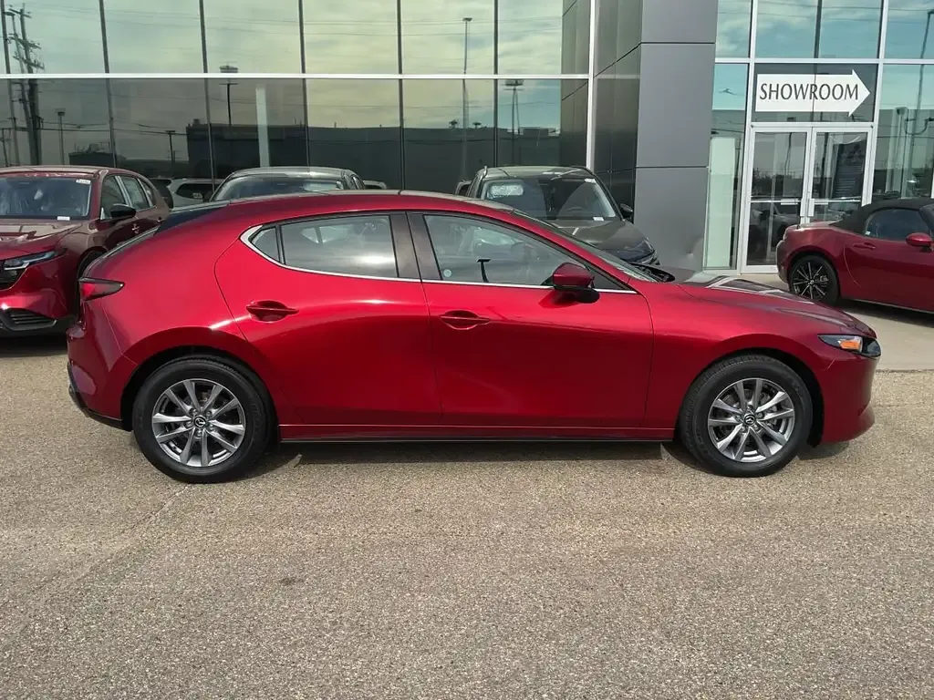 Mazda 3 2022 photo 3