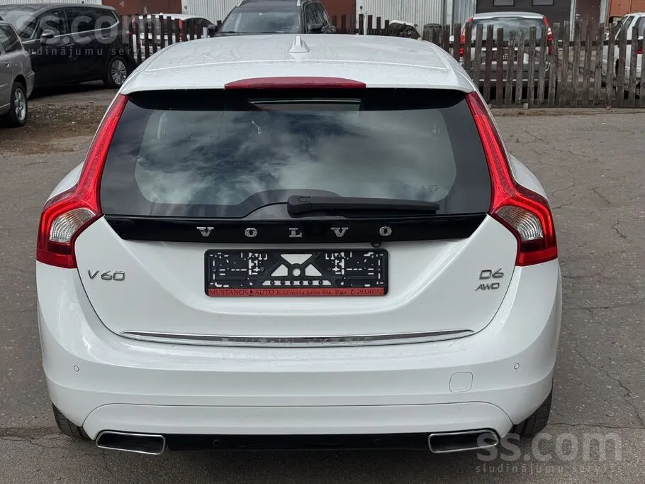 Volvo V60 2014 photo 2