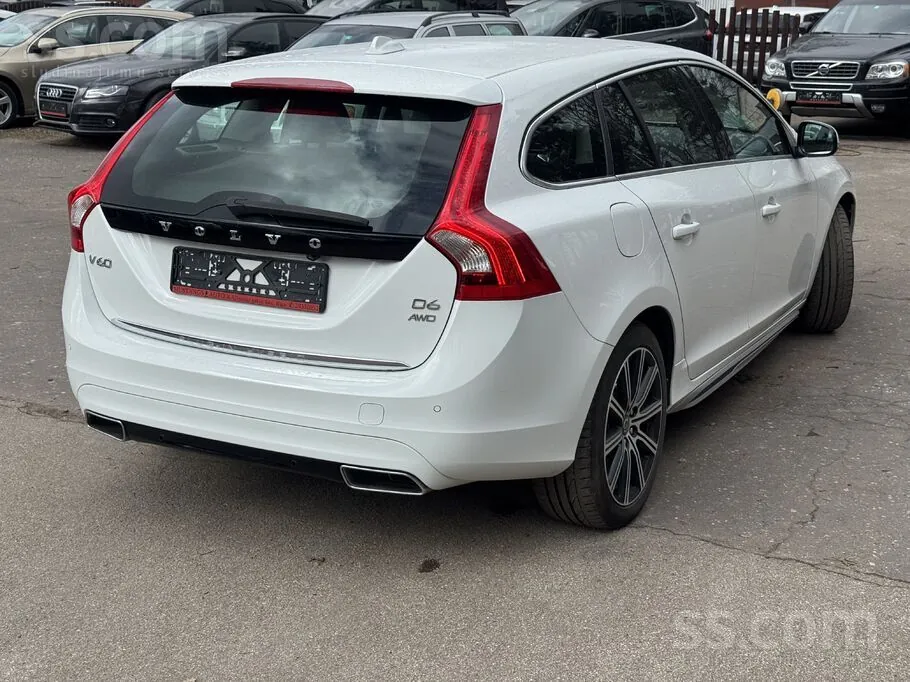 Volvo V60 2014 photo 4