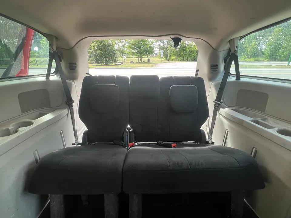 Dodge Grand Caravan 2011 photo 4