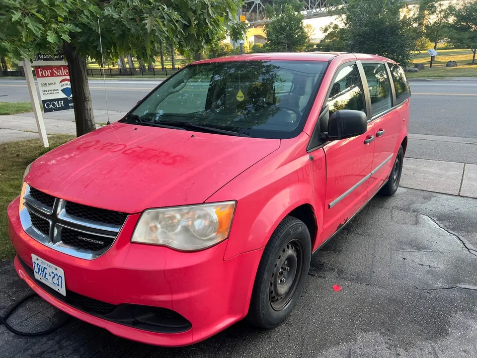 Dodge Grand Caravan 2011 photo 2