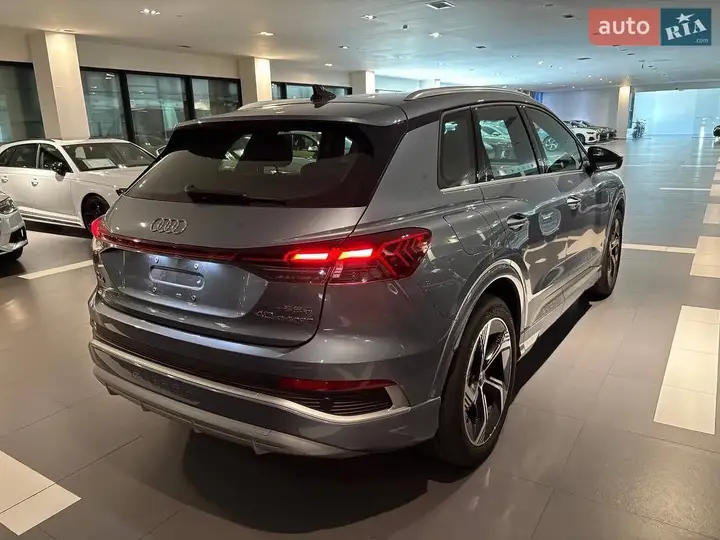 Audi Q4 E-Tron 2024 photo 4