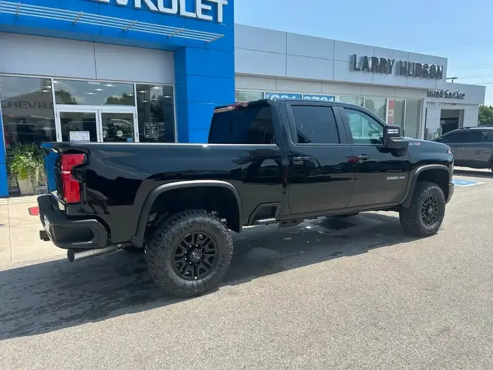 Chevrolet Silverado 2500 2026 photo 3