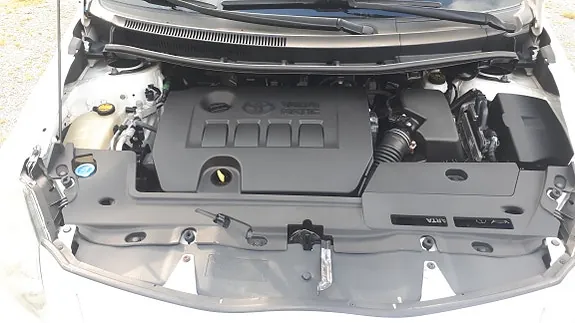Toyota Auris 2010 photo 4