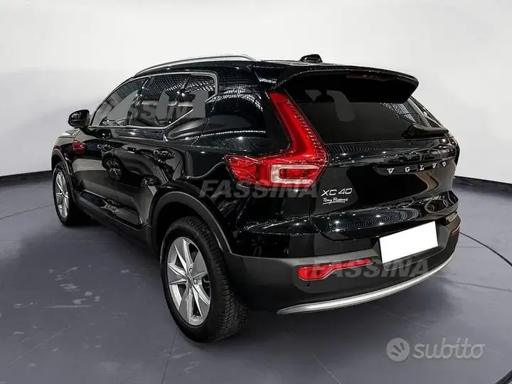 Volvo Xc40 2025 photo 4