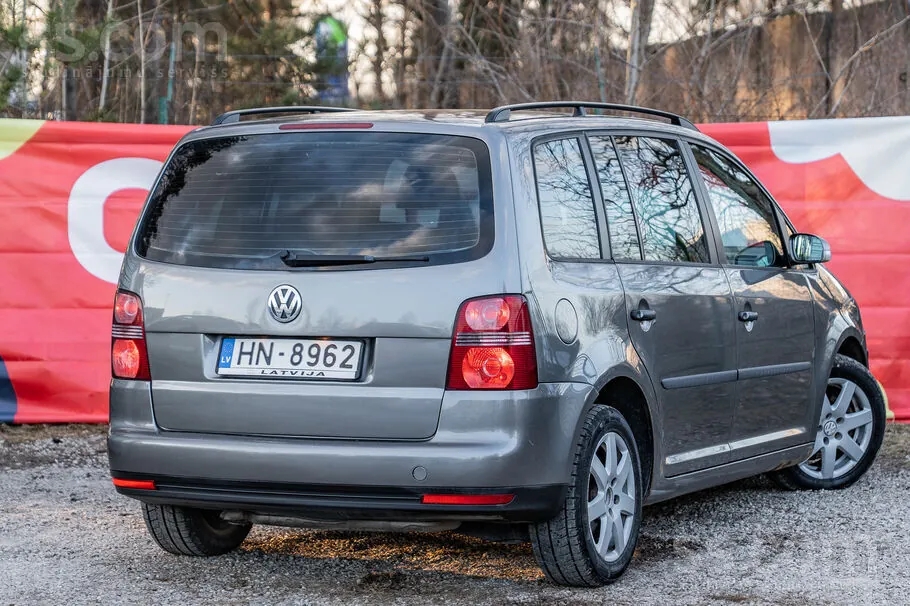 Volkswagen Touran 2008 photo 3