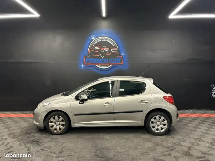 Peugeot 207 2008 photo 3