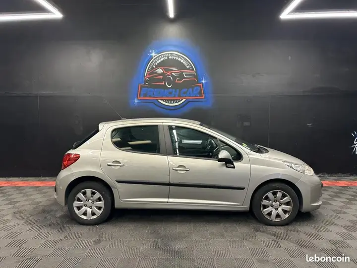 Peugeot 207 2008 photo 4