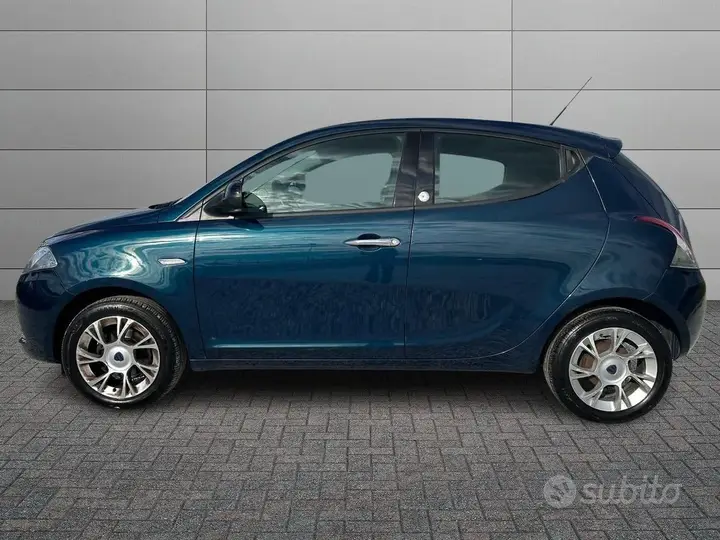 Lancia Ypsilon 2016 photo 2