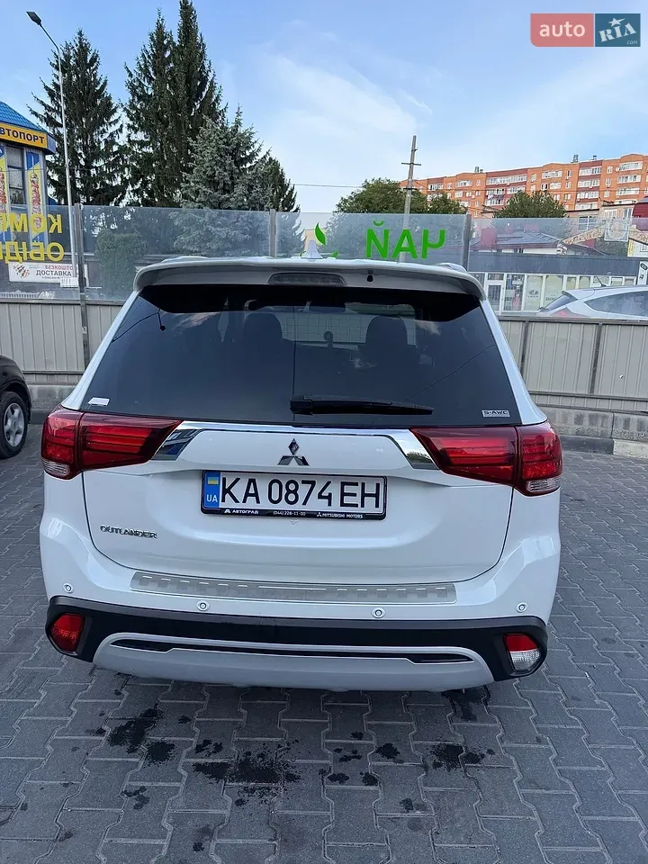 Mitsubishi Outlander 2021 photo 3