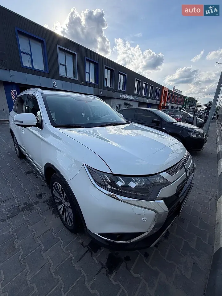 Mitsubishi Outlander 2021 photo 5