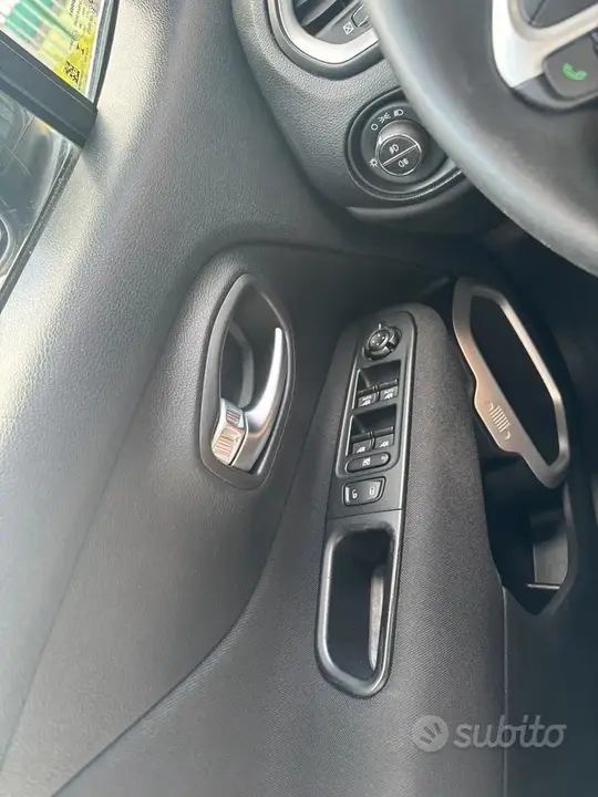 Jeep Renegade 2019 photo 3