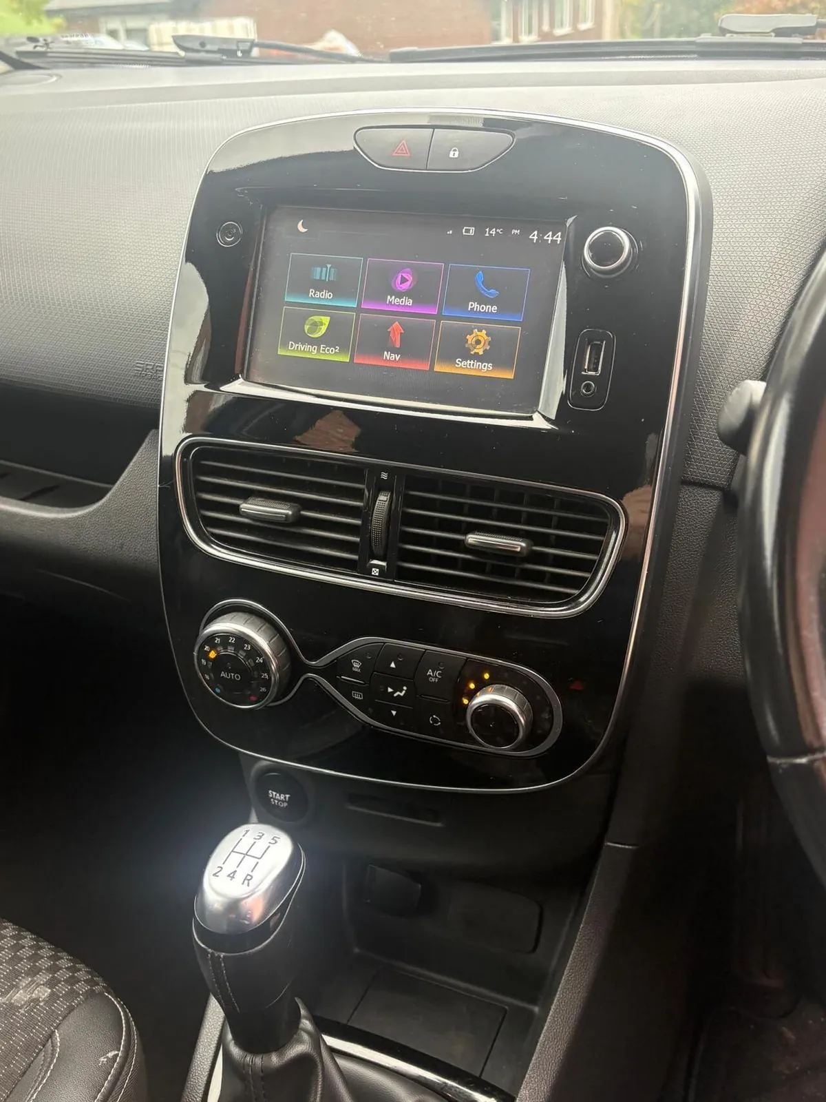 Renault Clio 2017 photo 3