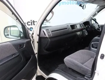 Toyota Hiace 2010 photo 5