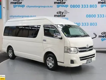Toyota Hiace 2010 photo 2