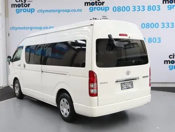 Toyota Hiace 2010 photo 3