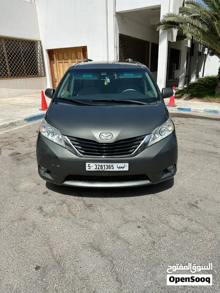Toyota Sienna 2014 photo 4