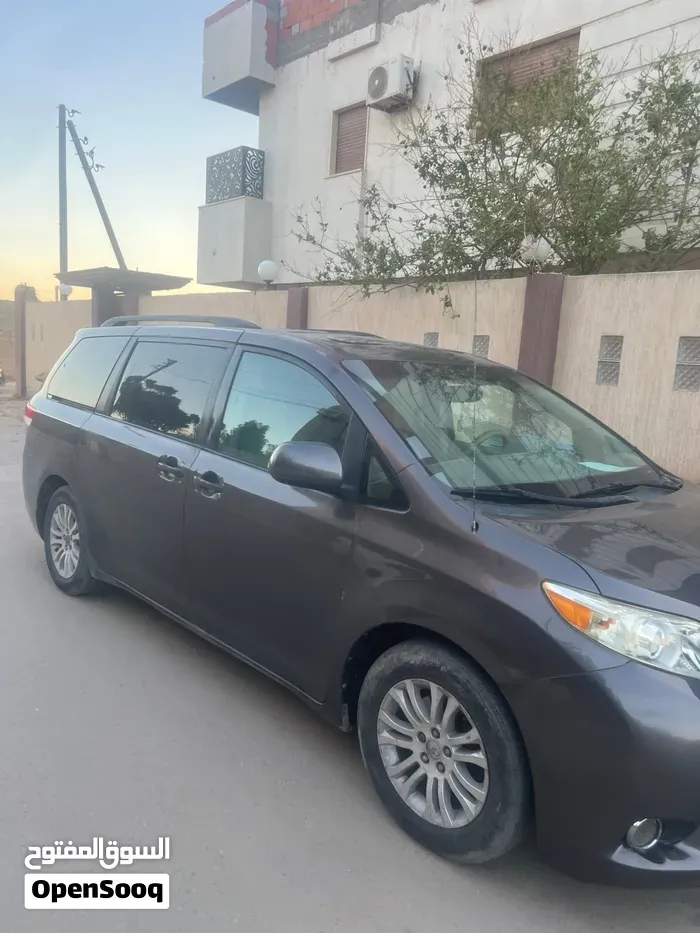 Toyota Sienna 2014 photo 5
