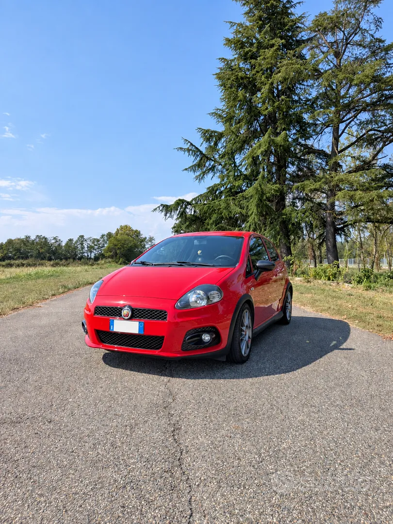 Abarth Grande Punto 2009 photo 4