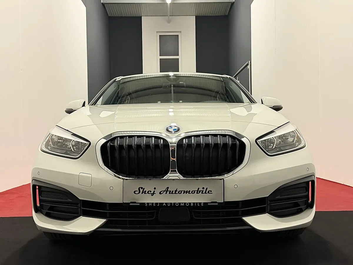 BMW 1 Series 2022 photo 2