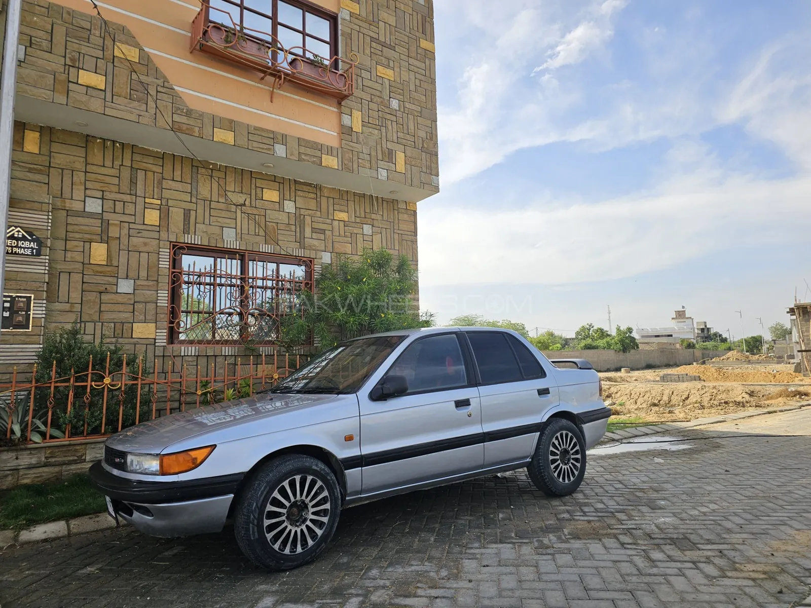 Mitsubishi Lancer