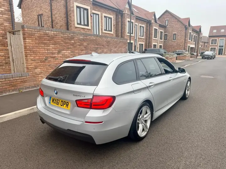 BMW 5 Series 2011 photo 3
