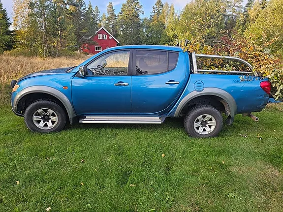 Mitsubishi L200 2006 photo 2