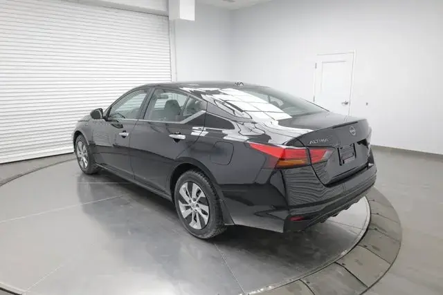 Nissan Altima 2025 photo 5