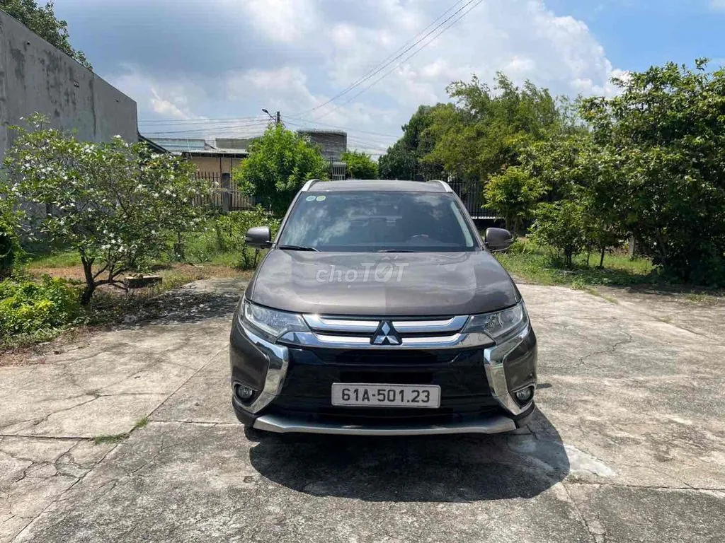 Mitsubishi Outlander 2019 photo 2