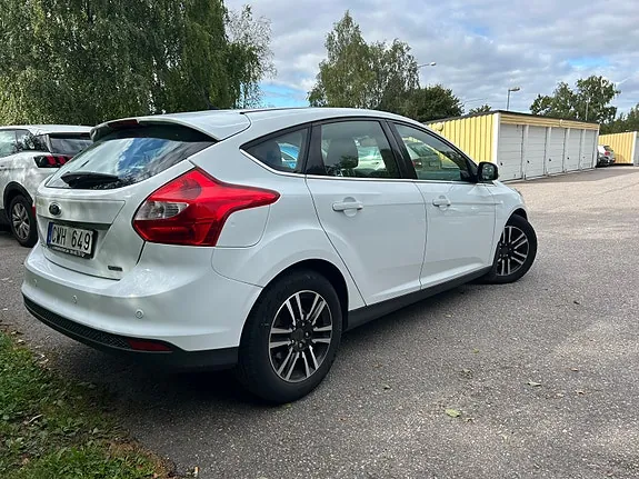 Ford Focus 2013 photo 2