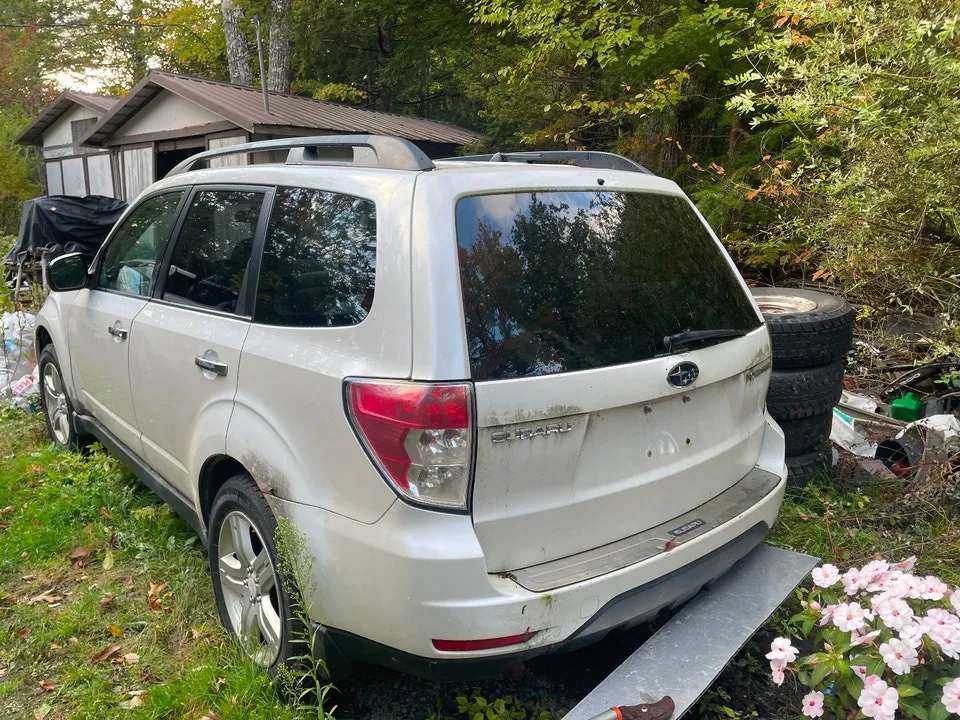 Subaru Forester 2010 photo 2