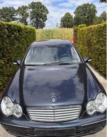 Mercedes-Benz C200