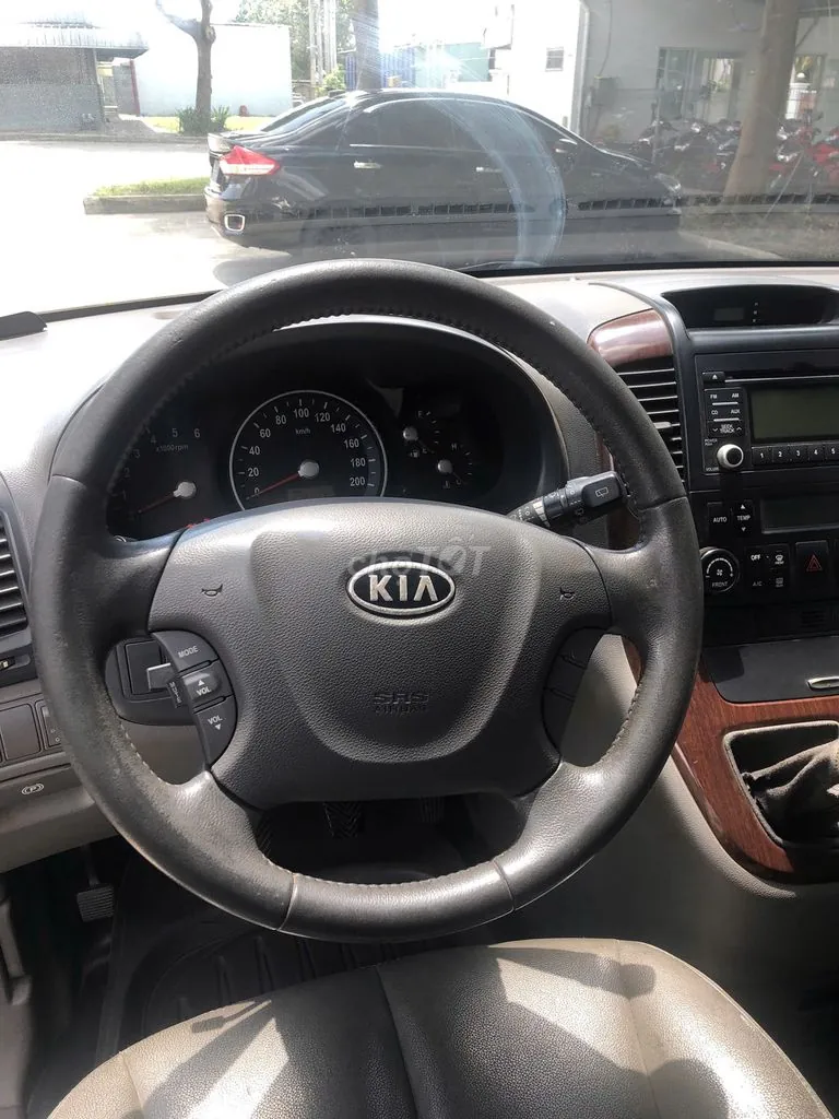 Kia Carnival 2009 photo 2