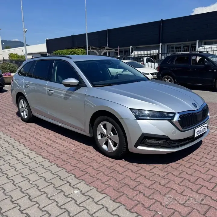 Skoda Octavia 2023 photo 4