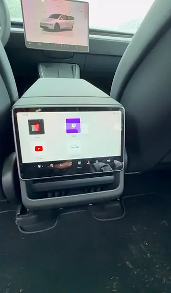 Tesla Model Y 2025 photo 5