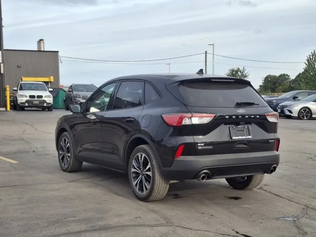 Ford Escape 2022 photo 3