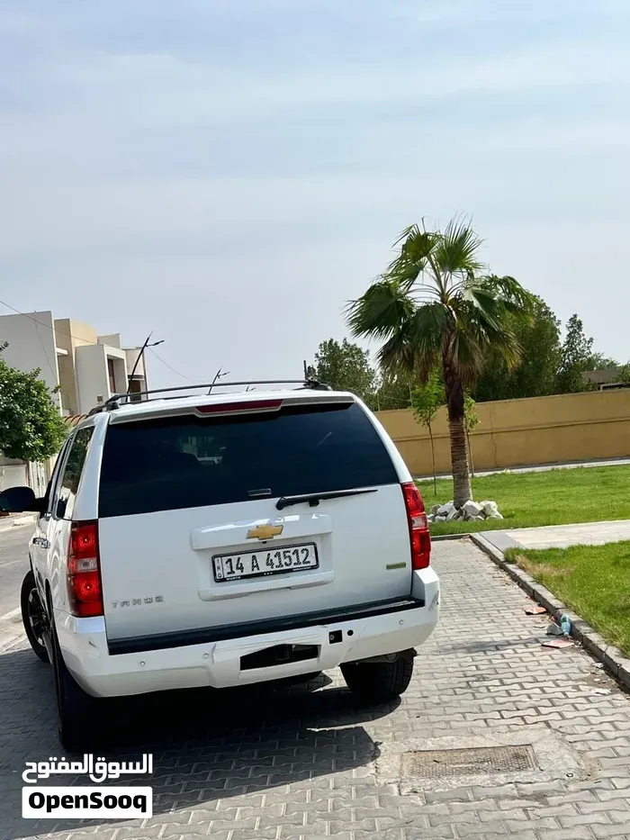Chevrolet Tahoe 2012 photo 2