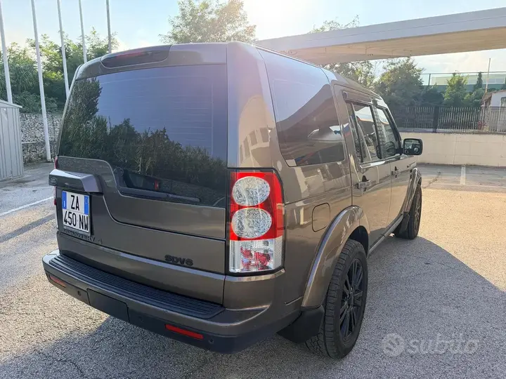 Land Rover Discovery 2012 photo 2