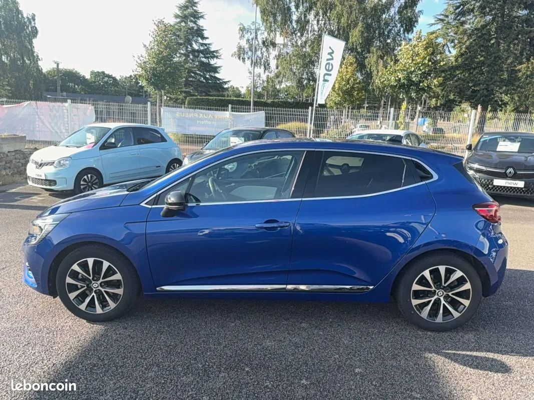 Renault Clio 2023 photo 2