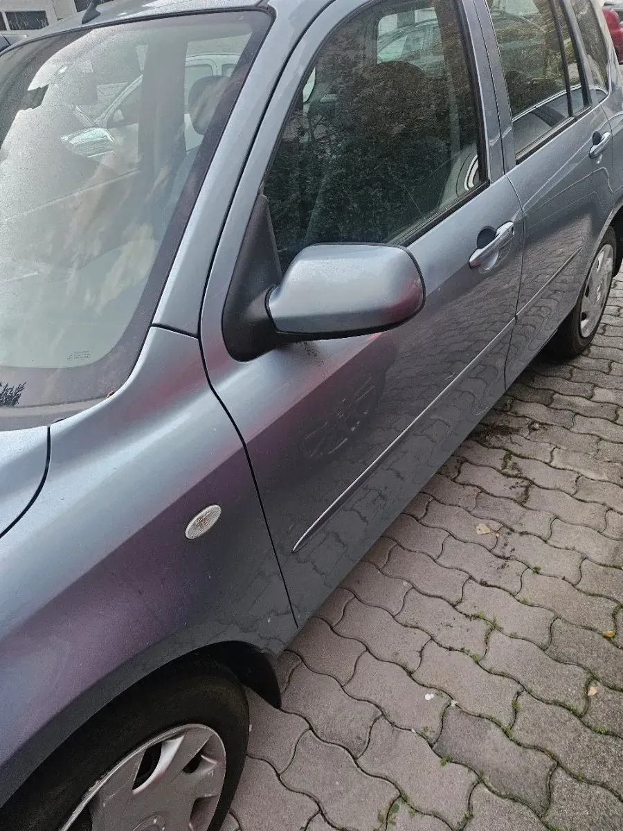Mazda Mazda2 2005 photo 3