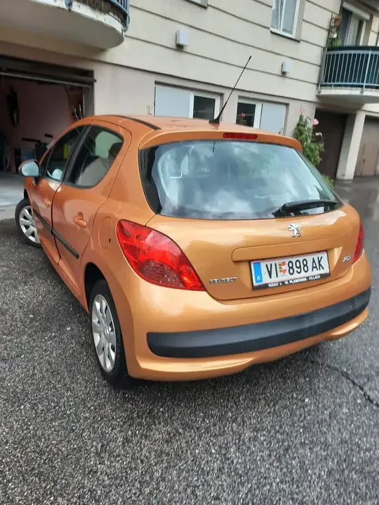Peugeot 207 2006 photo 2