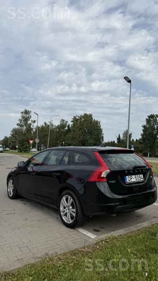 Volvo V60 2013 photo 4