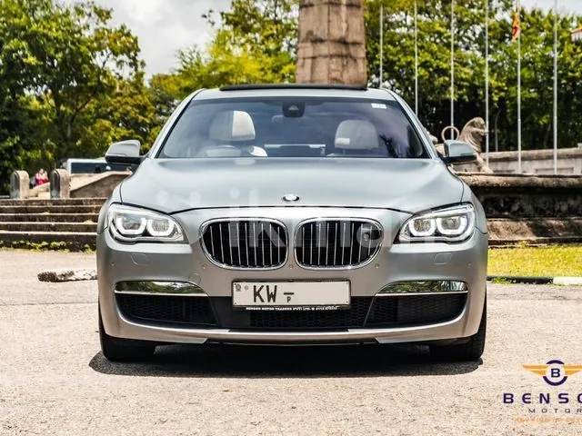 BMW 735Li 2013 photo 2