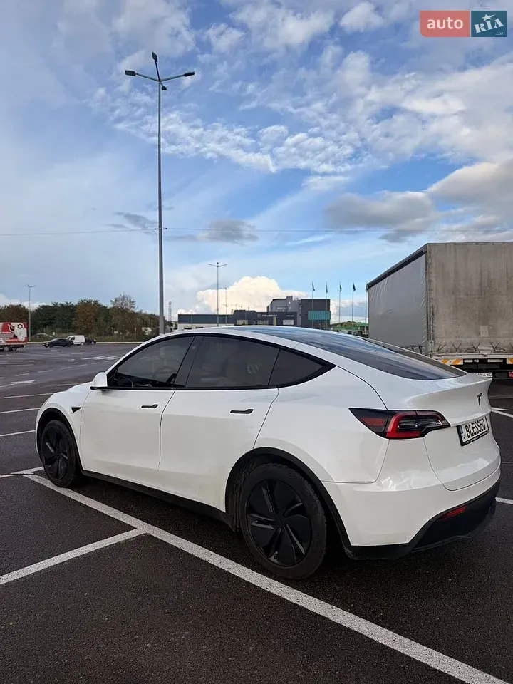 Tesla Model Y 2021 photo 2
