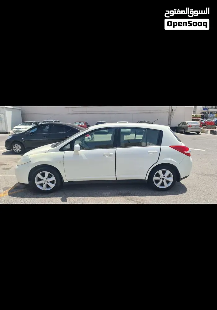 Nissan Tiida 2009 photo 2